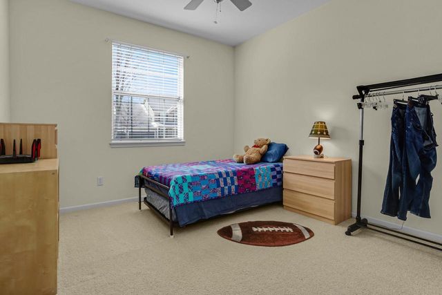 2402 Kiowa DRIVE, Grafton, WI 53024