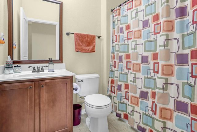 2402 Kiowa DRIVE, Grafton, WI 53024