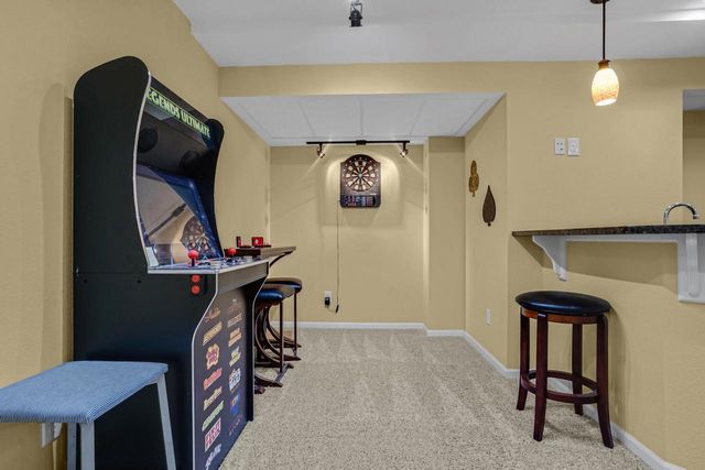 2402 Kiowa DRIVE, Grafton, WI 53024