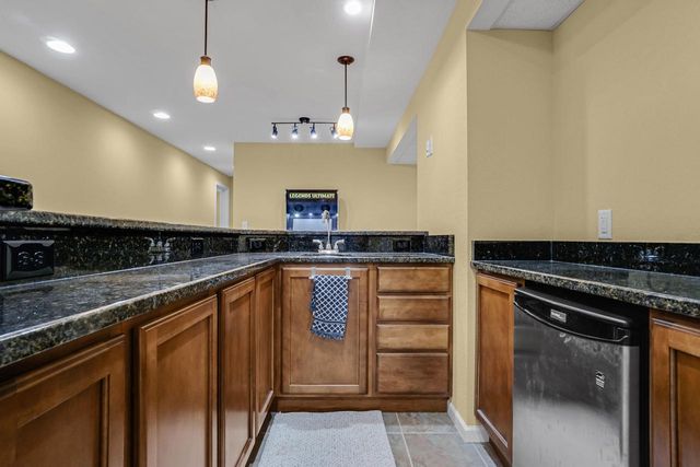 2402 Kiowa DRIVE, Grafton, WI 53024