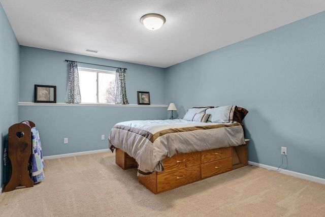 2402 Kiowa DRIVE, Grafton, WI 53024