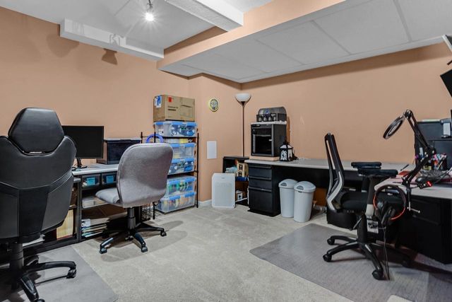 2402 Kiowa DRIVE, Grafton, WI 53024