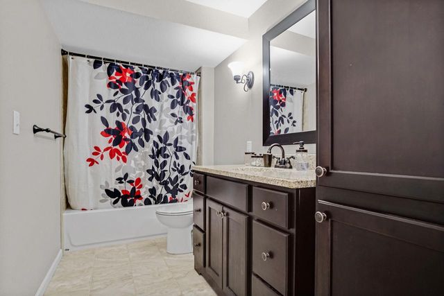 2402 Kiowa DRIVE, Grafton, WI 53024