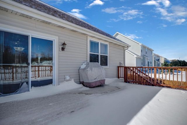 2402 Kiowa DRIVE, Grafton, WI 53024