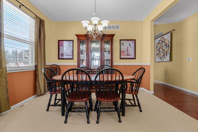 2402 Kiowa DRIVE, Grafton, WI 53024