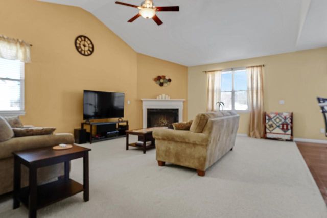 2402 Kiowa DRIVE, Grafton, WI 53024