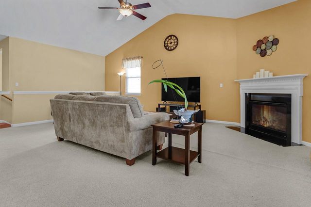 2402 Kiowa DRIVE, Grafton, WI 53024