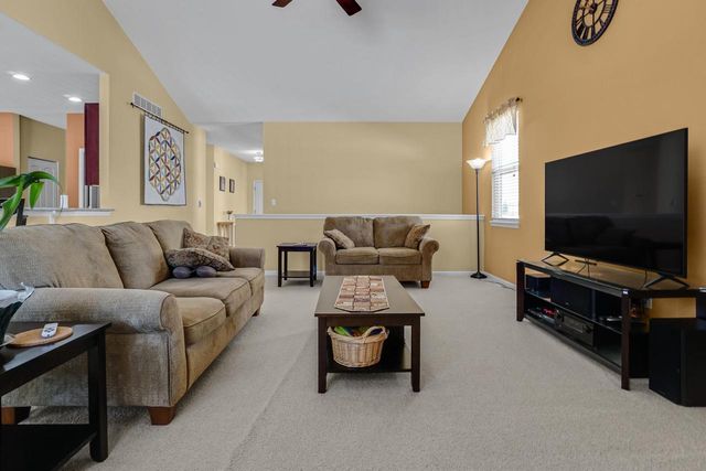 2402 Kiowa DRIVE, Grafton, WI 53024