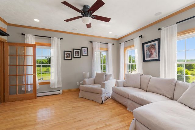 15 Rockledge Road, Milton, VT 05468