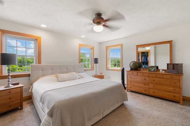 15 Rockledge Road, Milton, VT 05468