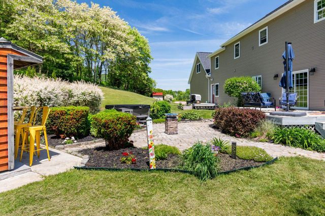 15 Rockledge Road, Milton, VT 05468