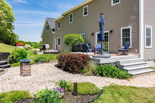 15 Rockledge Road, Milton, VT 05468