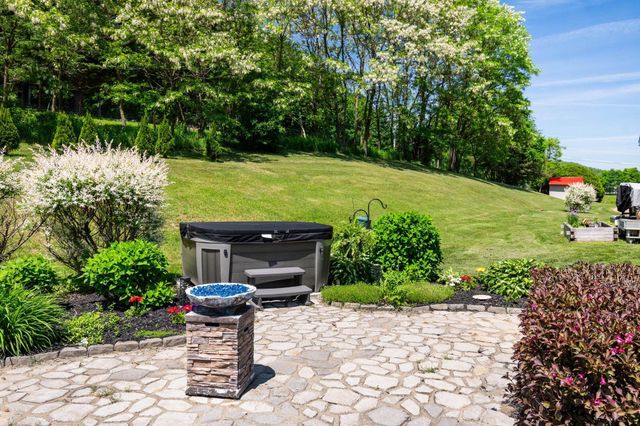 15 Rockledge Road, Milton, VT 05468