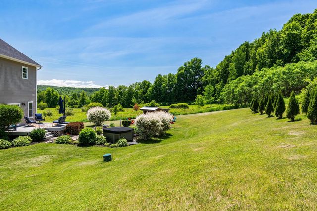15 Rockledge Road, Milton, VT 05468