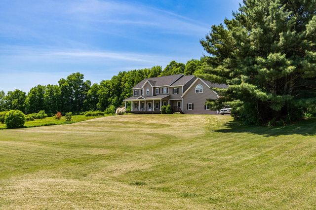 15 Rockledge Road, Milton, VT 05468