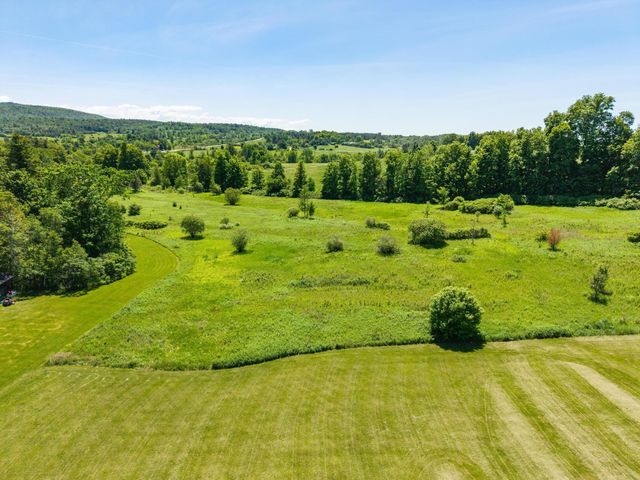 15 Rockledge Road, Milton, VT 05468