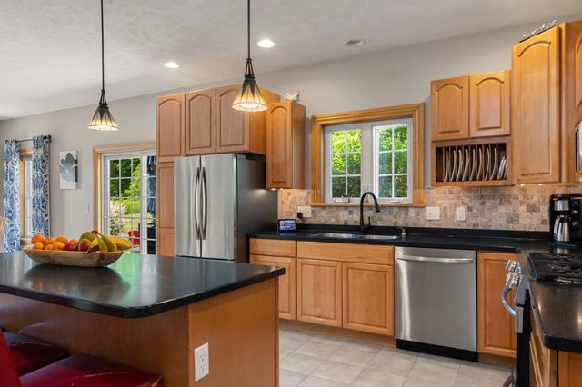 15 Rockledge Road, Milton, VT 05468
