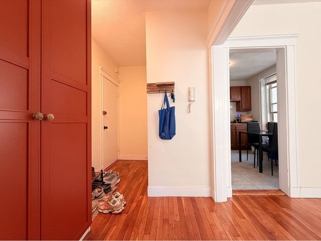 28 Ransom Rd 8, Boston, MA 02135