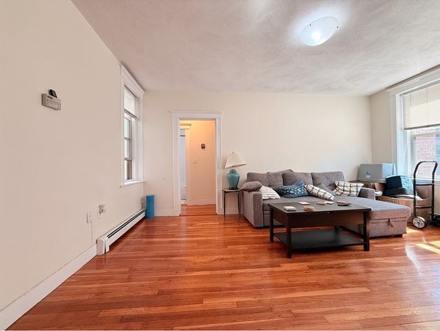 28 Ransom Rd 8, Boston, MA 02135