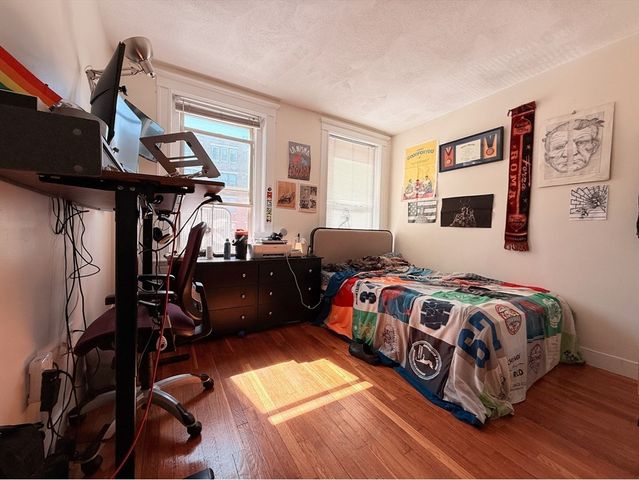 28 Ransom Rd 8, Boston, MA 02135