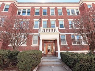 28 Ransom Rd 8, Boston, MA 02135