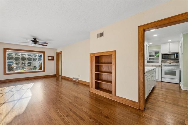 535 S Flood Avenue, Norman, OK 73069
