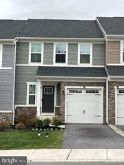 153 MULBERRY DR, Malvern, PA 19355