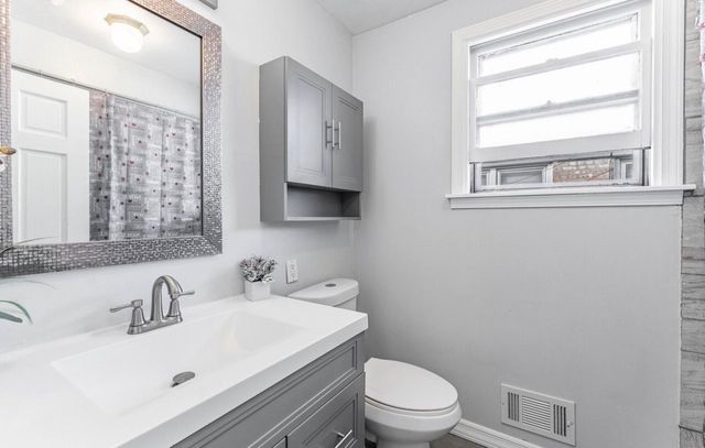 3529 N George Street, Franklin Park, IL 60131