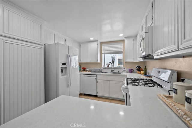 26806 Claudette Street 323, Canyon Country, CA 91351