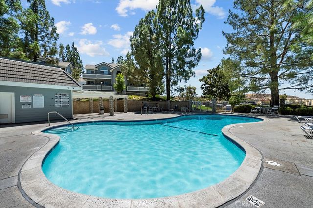26806 Claudette Street 323, Canyon Country, CA 91351