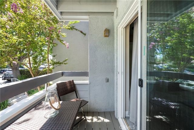26806 Claudette Street 323, Canyon Country, CA 91351