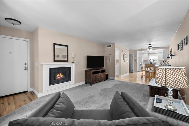 26806 Claudette Street 323, Canyon Country, CA 91351