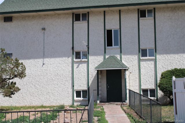 8822 E Florida Avenue 206, Denver, CO 80247