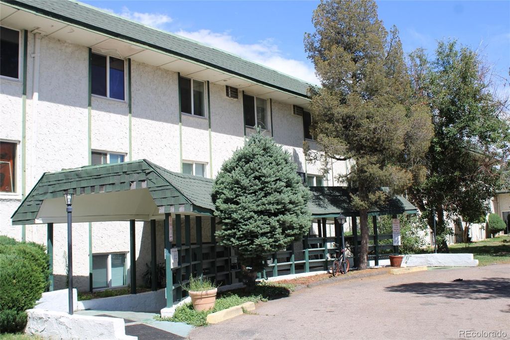8822 E Florida Avenue 206, Denver, CO 80247