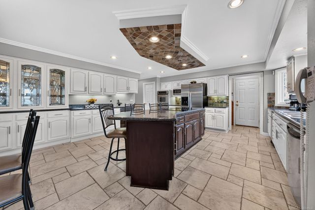 8893 Chestnut Run Drive, Shelby Twp, MI 48317
