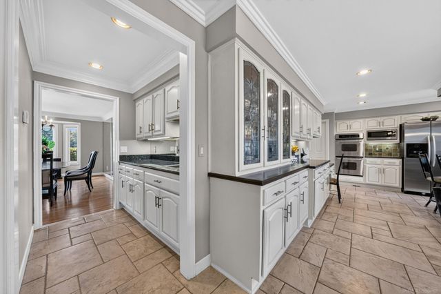 8893 Chestnut Run Drive, Shelby Twp, MI 48317