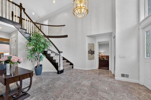 8893 Chestnut Run Drive, Shelby Twp, MI 48317