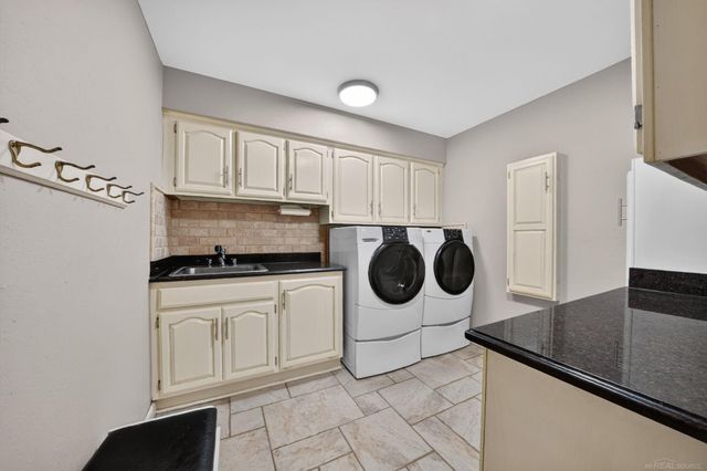 8893 Chestnut Run Drive, Shelby Twp, MI 48317