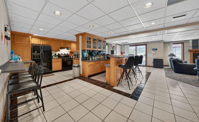 8893 Chestnut Run Drive, Shelby Twp, MI 48317
