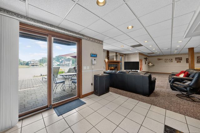 8893 Chestnut Run Drive, Shelby Twp, MI 48317