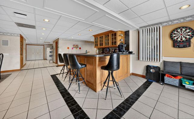 8893 Chestnut Run Drive, Shelby Twp, MI 48317