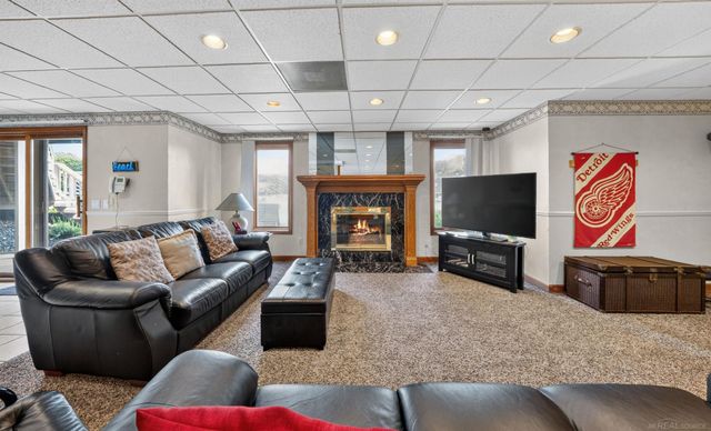 8893 Chestnut Run Drive, Shelby Twp, MI 48317