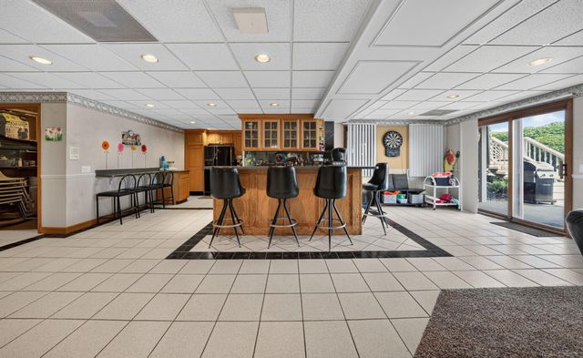 8893 Chestnut Run Drive, Shelby Twp, MI 48317
