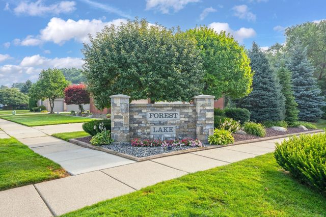 8893 Chestnut Run Drive, Shelby Twp, MI 48317