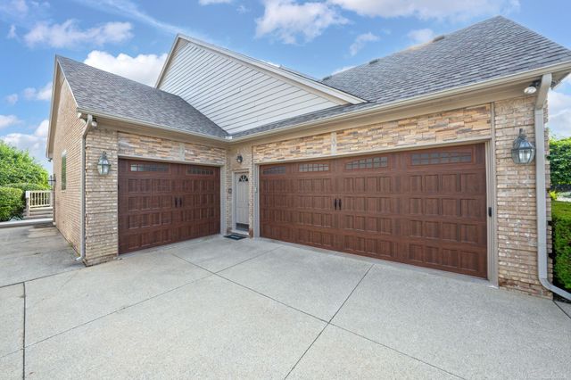 8893 Chestnut Run Drive, Shelby Twp, MI 48317