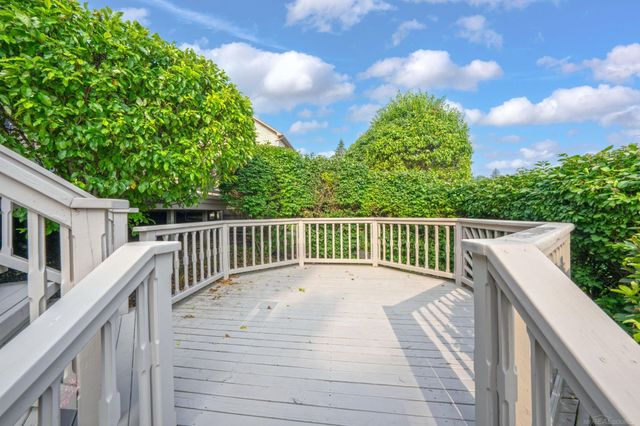 8893 Chestnut Run Drive, Shelby Twp, MI 48317