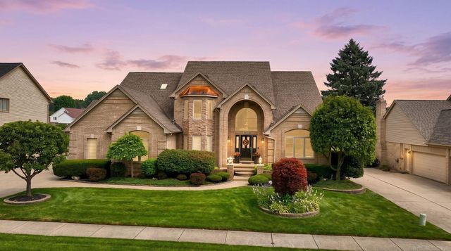 8893 Chestnut Run Drive, Shelby Twp, MI 48317
