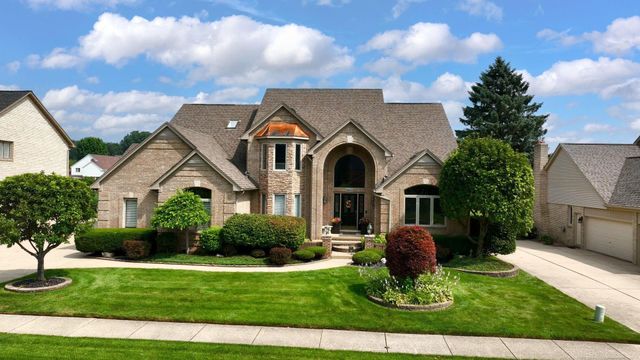 8893 Chestnut Run Drive, Shelby Twp, MI 48317