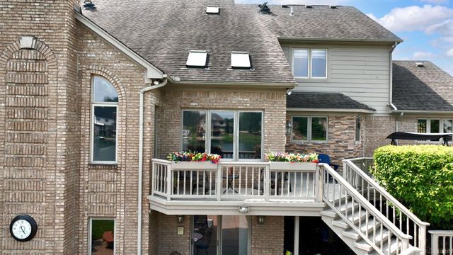 8893 Chestnut Run Drive, Shelby Twp, MI 48317
