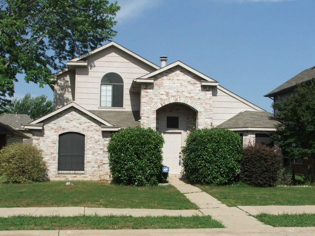 2105 Flamingo Drive, Flower Mound, TX 75028